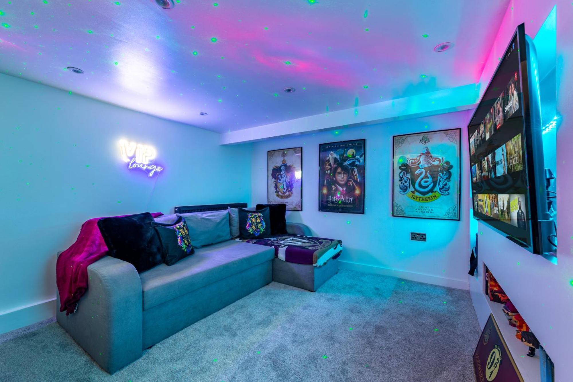 The Hogwarts Retreat - Cinema Room - Special May Offer - 25Th - 31St Watford  Bagian luar foto