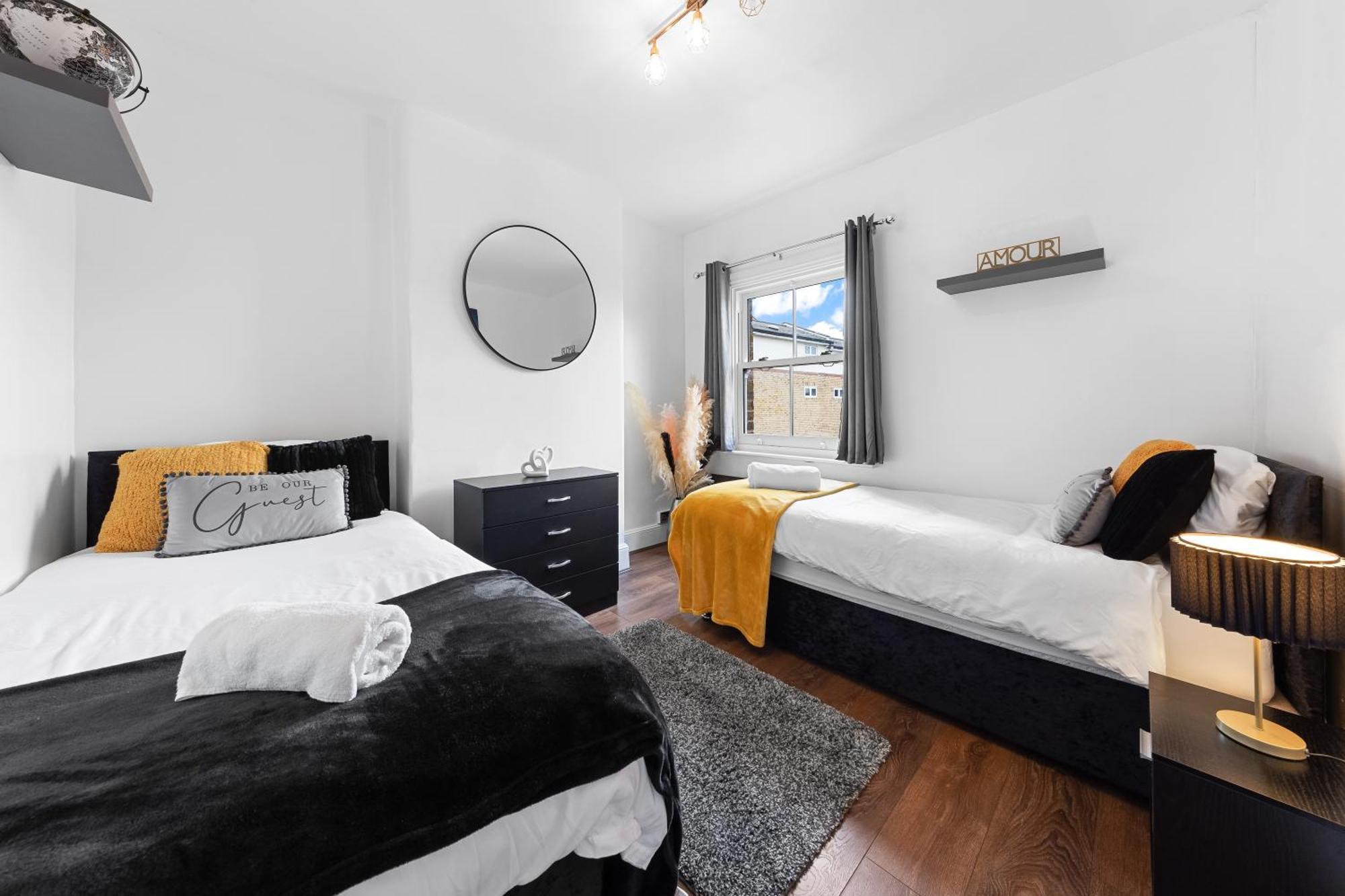 The Hogwarts Retreat - Cinema Room - Special May Offer - 25Th - 31St Watford  Bagian luar foto
