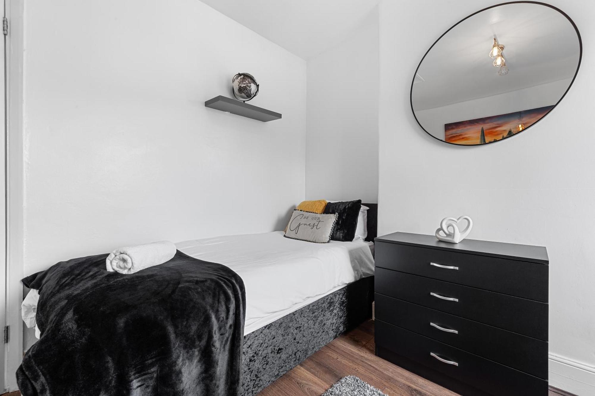 The Hogwarts Retreat - Cinema Room - Special May Offer - 25Th - 31St Watford  Bagian luar foto