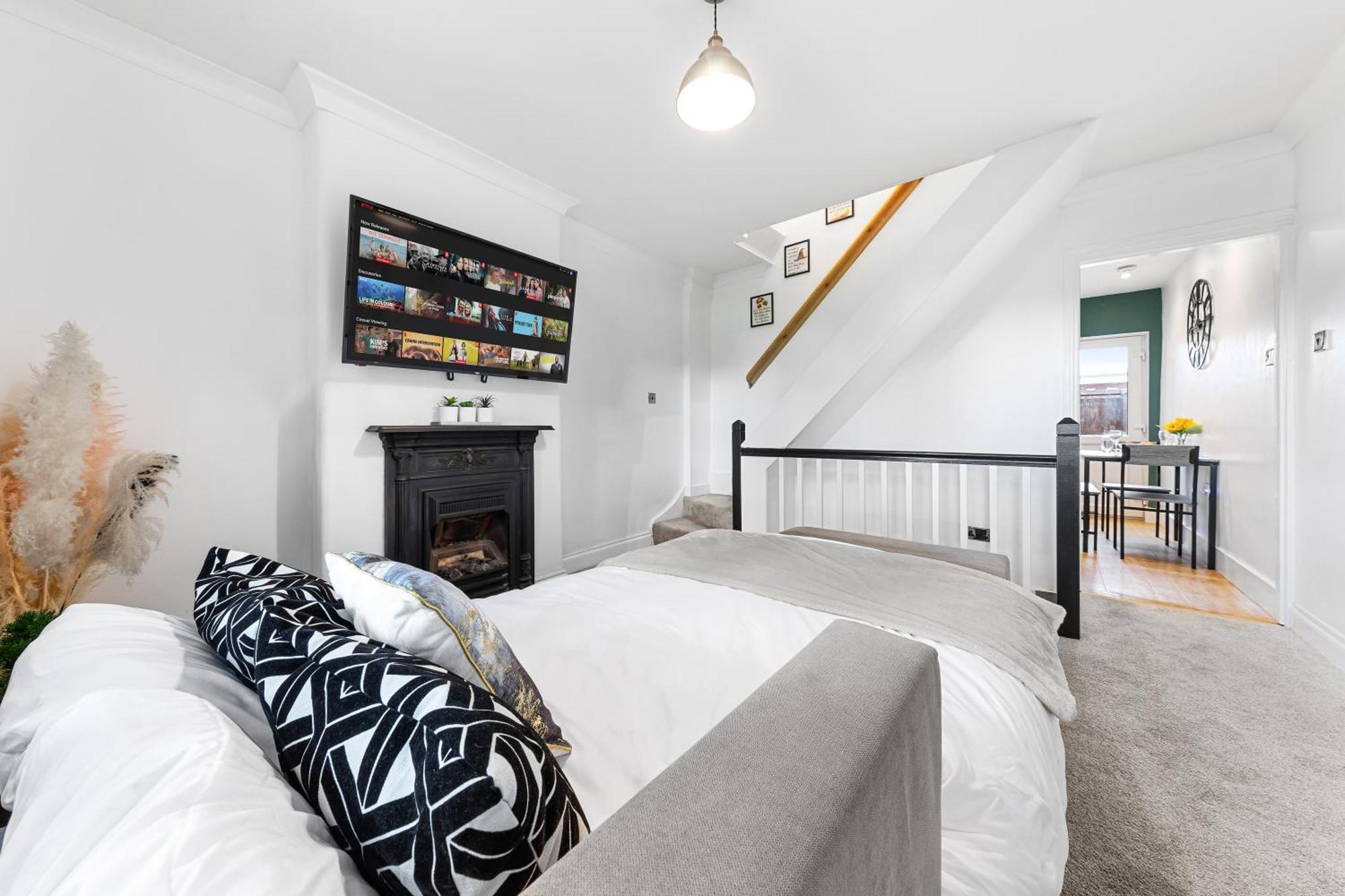 The Hogwarts Retreat - Cinema Room - Special May Offer - 25Th - 31St Watford  Bagian luar foto