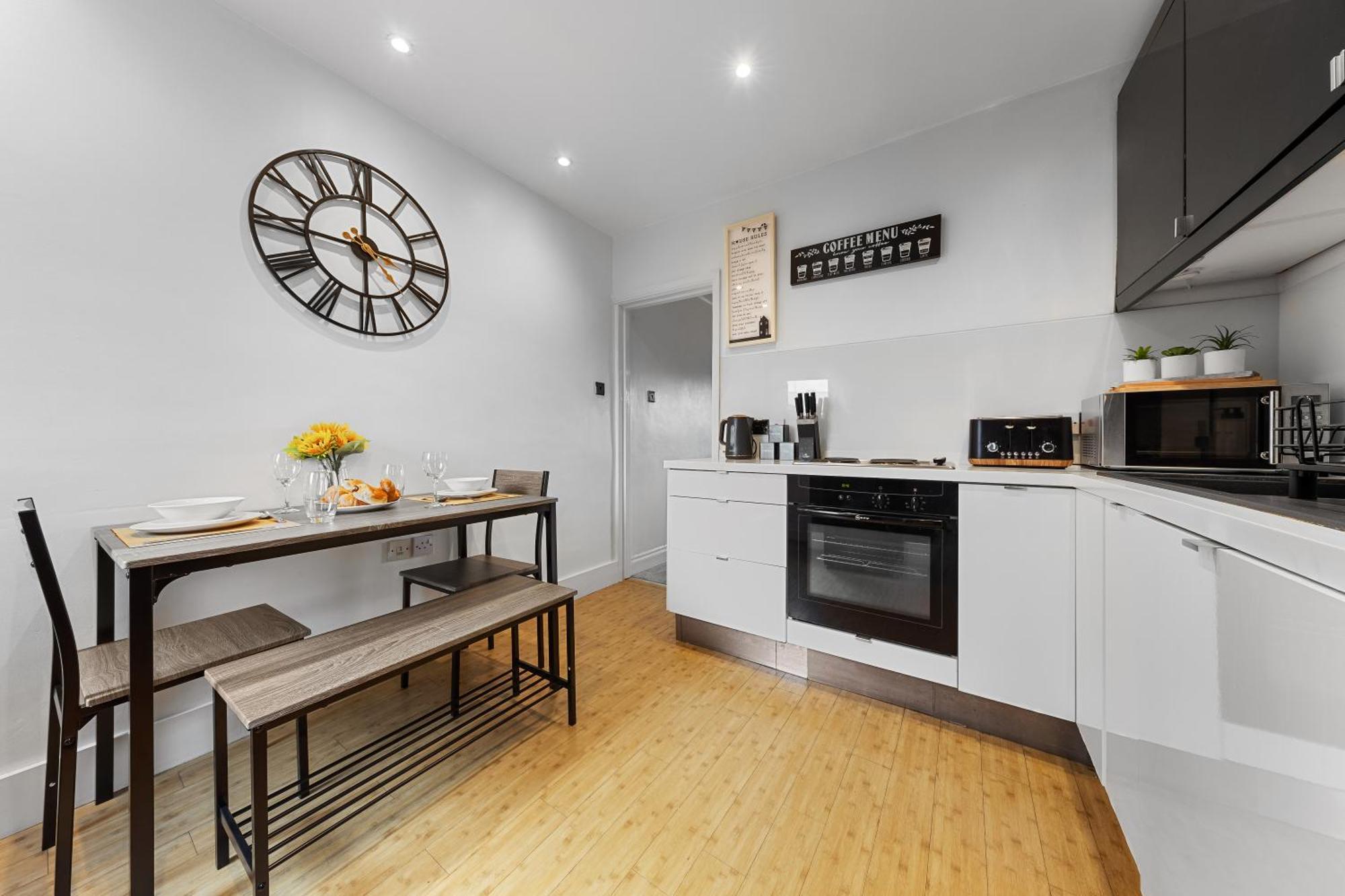 The Hogwarts Retreat - Cinema Room - Special May Offer - 25Th - 31St Watford  Bagian luar foto